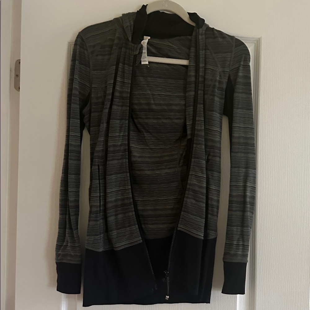 Lululemon Daily Practice Long Sleeve Hooded Jacket Size 4